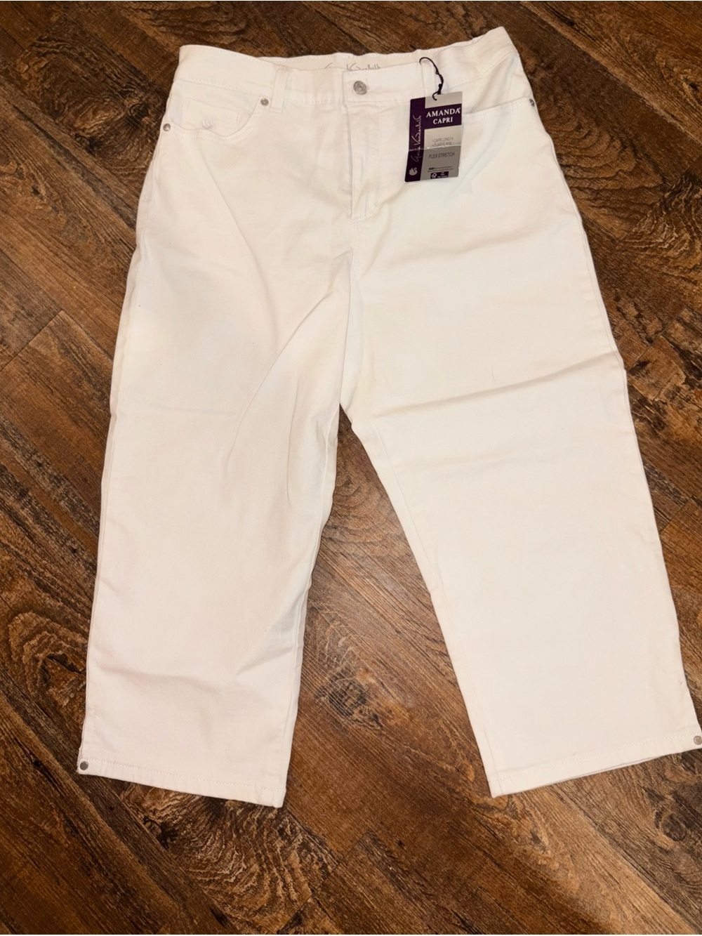 Gloria Vanderbilt White Crop Capri Pants